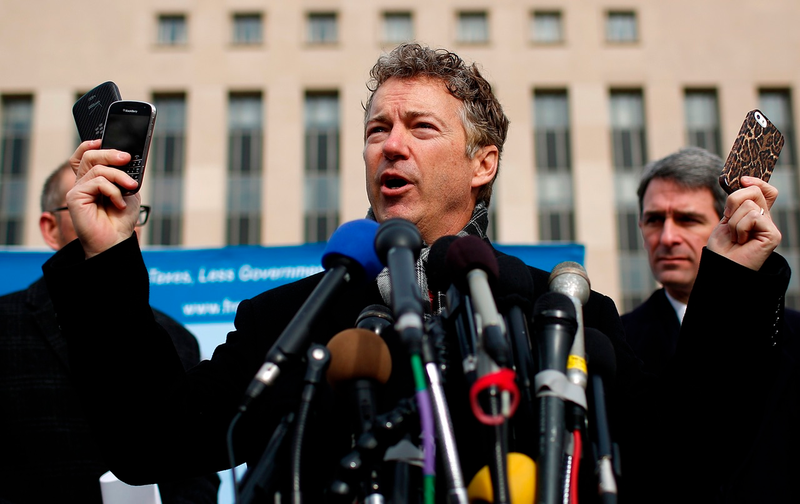 Illustration for article titled Republican Candidates Holding Up Phones, Ranked